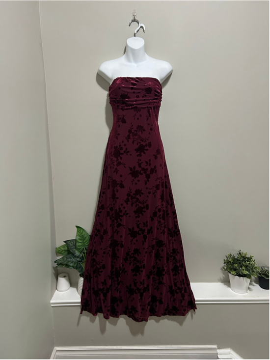 Unbranded Dresses & Skirts - NWT Womens Velvet Floral Maxi Dress Size M Burgundy